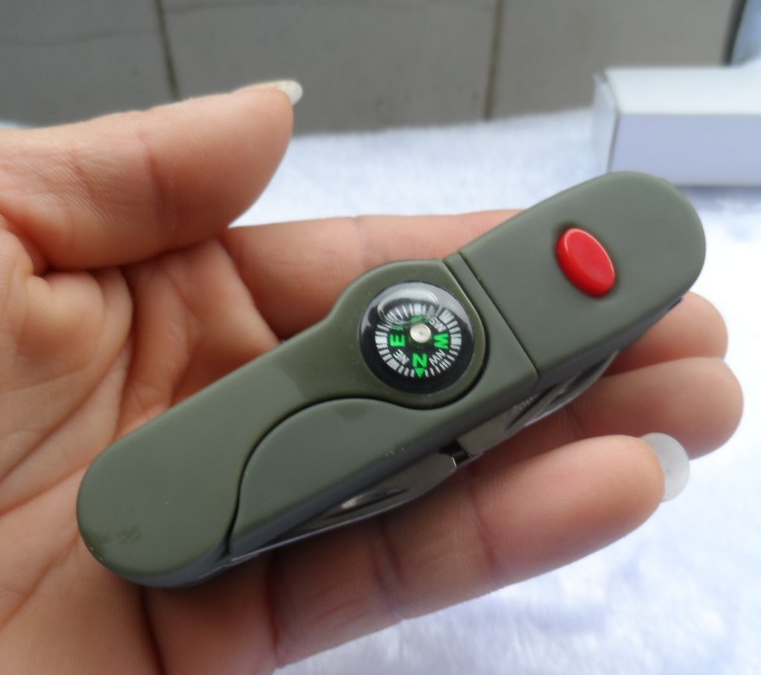 Outdoor Green Multi-Function Swiss Army Knife